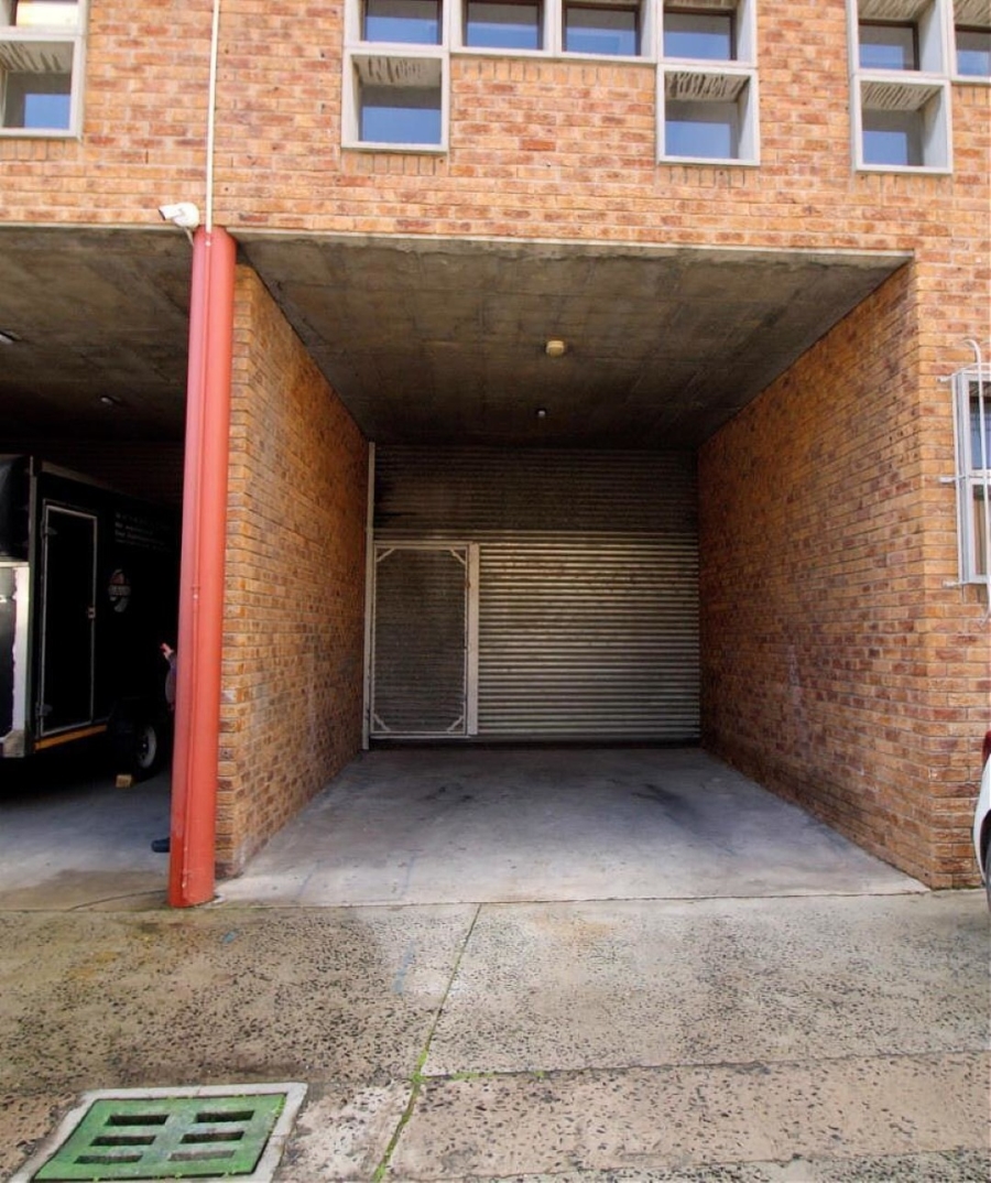 To Let Commercial Property for Rent in Montague Gardens Western Cape